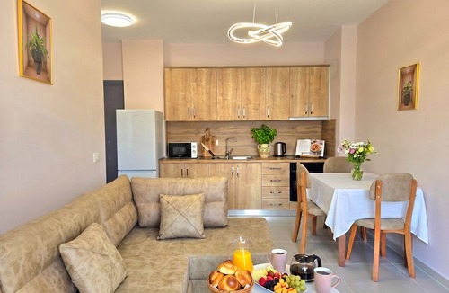 Golem Apartment | Apartment by the Sea in Golem 095