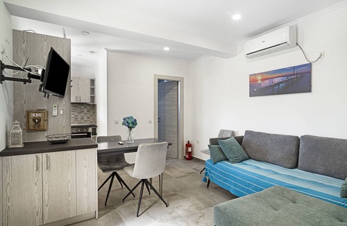 Kardhakata Apartment | Apartment 'Casa Della Nonna' with Mountain View, Wi-Fi and Air Conditioning