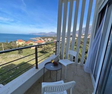 Utjeha Hladna Uvala House | Apartment Complex with Pool in Bar, Montenegro