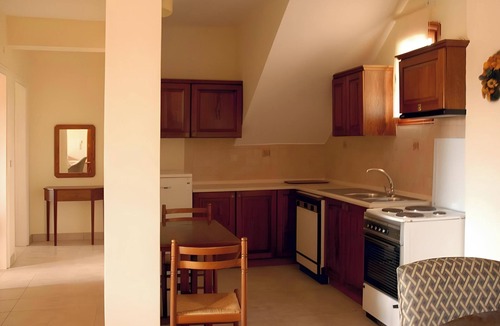 Limni Apartment | Apartment 'Corfu Club Family Suite' with Shared Pool, Wi-Fi and Air Conditioning