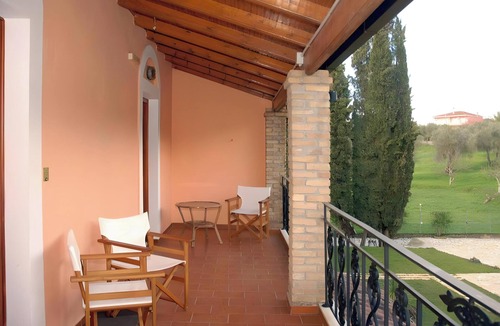 Limni Apartment | Apartment 'Corfu Club Junior Suite' with Shared Pool, Wi-Fi and Air Conditioning