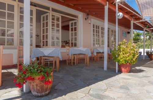 Termenades Apartment | Apartment Dora Pagoi 2 with Mountain View, Shared Garden & Wi-Fi