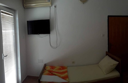 Lazi Apartment | Apartment for four people with free parking in the yard of the house.