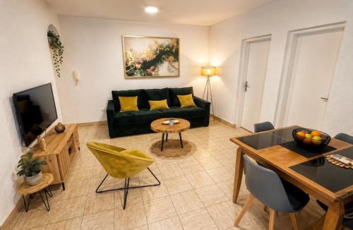 Maini Apartment | Apartment Garden with free parking place!