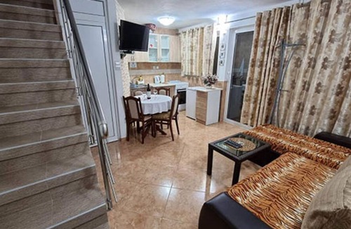 Utjeha House | Apartment Home Under The Olive Trees
