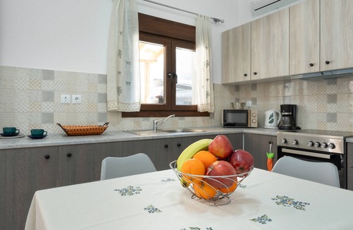 Kalymnos Apartment | Apartment 'Iliana 1' with Mountain View, Wi-Fi and Air Conditioning