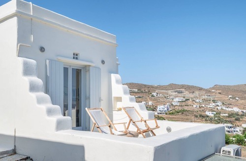 Agios Ioannis Apartment | Apartment In A Hotel 'Anemos Standar Double Room 2' with Sea View, Wi-Fi and Air Conditioning