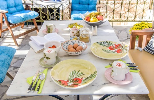 Aegina Apartment | Apartment in 'Unit 5' Hotel with Private Terrace, Wi-Fi, and Air Conditioning