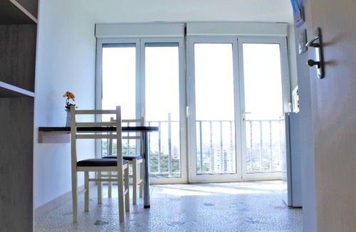 Vlore House | Apartment in villa among olive trees with free parking and self check-in 24/7.