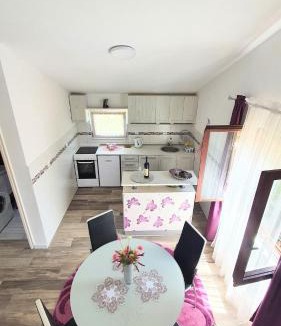 Radanovici Apartment | Apartment Jelena Sutvara