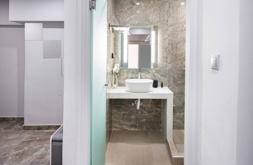 Attiki Apartment | Apartment 'Kazi Home 4' with Shared Terrace and Air Conditioning