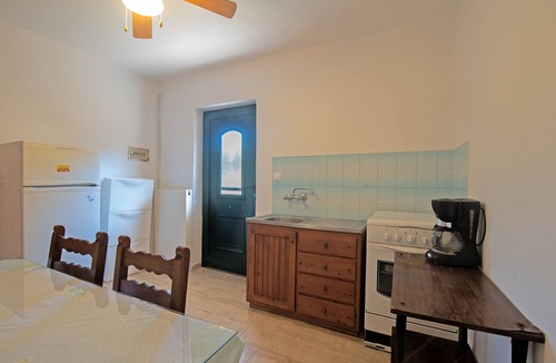 Agios Ioannis Apartment | Apartment Kwstas with Mountain View, Garden & Wi-Fi