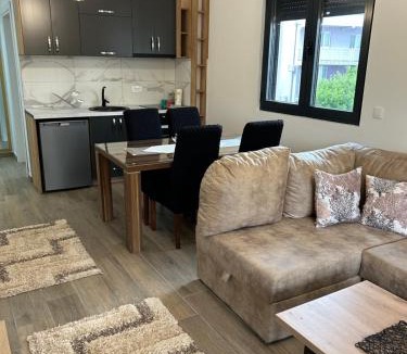 Dobra Voda Apartment | Apartment LoveNest