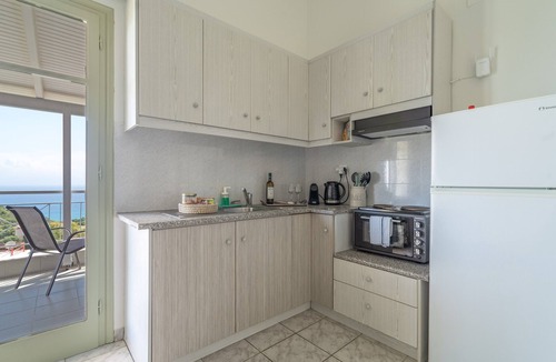 Eleios-Pronnoi Apartment | Apartment 'Maistrali Second Floor 2' with Sea View, Wi-Fi and Air Conditioning