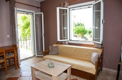 Paliki Apartment | Apartment Maspali Spiros with Sea View, Balcony & Wi-Fi