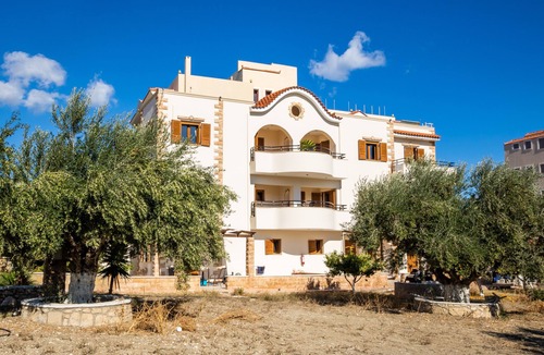 Karpathos Town Apartment | Apartment 'No 4' with Mountain View, Wi-Fi and Air Conditioning