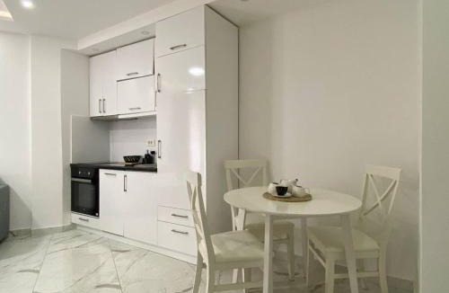 Rafajlovici Apartment | Apartment One Step From The Sea Becici