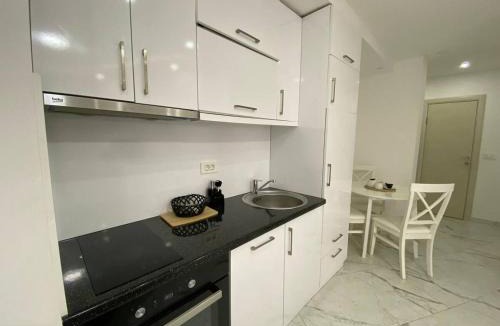 Rafajlovici Apartment | Apartment One Step From The Sea Becici