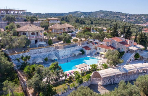 Gaios Apartment | Apartment 'Paco's Resort Superior Villa 8' with Sea View, Wi-Fi and Air Conditioning