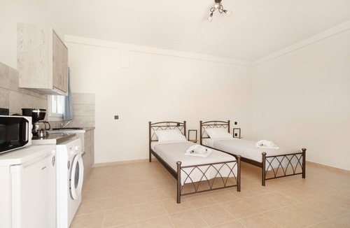 Sarlata Apartment | Apartment 'Panagis 2' with Mountain View, Wi-Fi and Air Conditioning