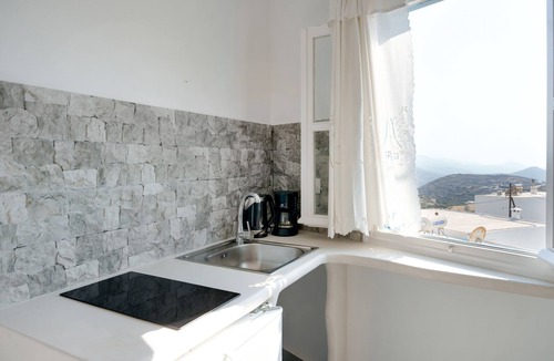 Amorgos Apartment | Apartment 'Politimi's Studio N4' with Mountain View, Wi-Fi and Air Conditioning