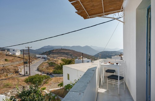 Amorgos Apartment | Apartment 'Politimi's Studio N4' with Mountain View, Wi-Fi and Air Conditioning