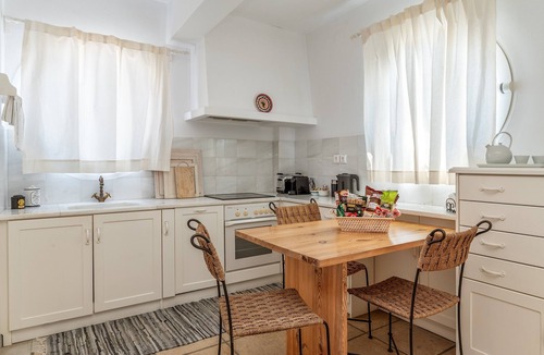 Tinos Town Apartment | Apartment 'Sea Horse 2 Tinos' with Sea View, Wi-Fi and Air Conditioning