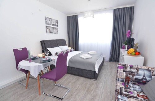 Tomicici Apartment | Apartment Small Oasis