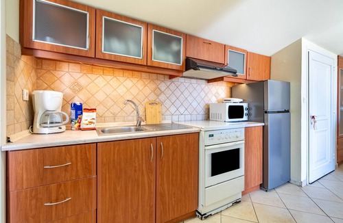 Perivolion Apartment | Apartment "Soffitta Bampina" close to the Beach with Balcony