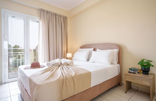 Skala Apartment | Apartment 'Solomos' with Sea View, Wi-Fi and Air Conditioning
