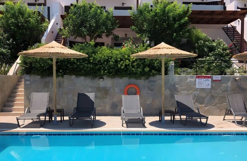 Gennadi Apartment | Apartment 'Standard No 2' with Mountain View, Wi-Fi and Air Conditioning