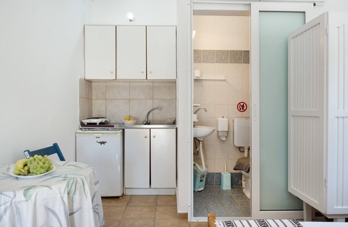 Panormos Apartment | Apartment 'Studio 8' with Mountain View, Wi-Fi and Air Conditioning