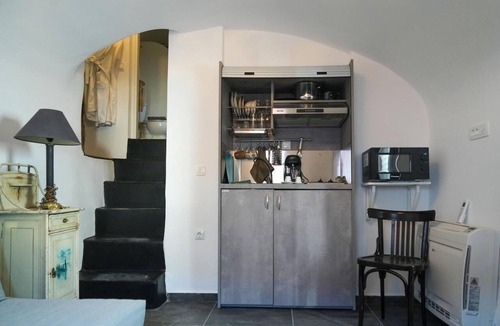 Emporio Apartment | Apartment 'Studio' with Wi-Fi and Air Conditioning