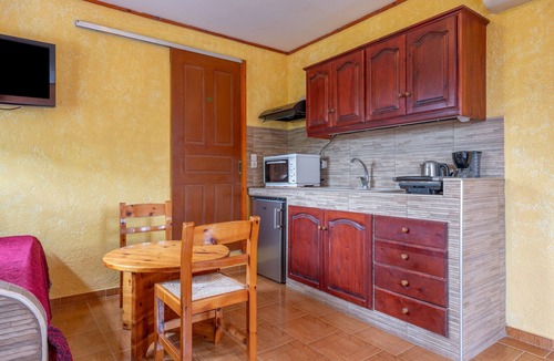 Palekastro Apartment | Apartment 'Sunrise' with Mountain View, Wi-Fi and Air Conditioning