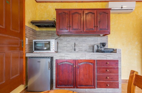 Palekastro Apartment | Apartment 'Sunrise' with Mountain View, Wi-Fi and Air Conditioning