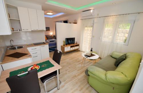 Dobrota Apartment | Apartment The Sea Coast