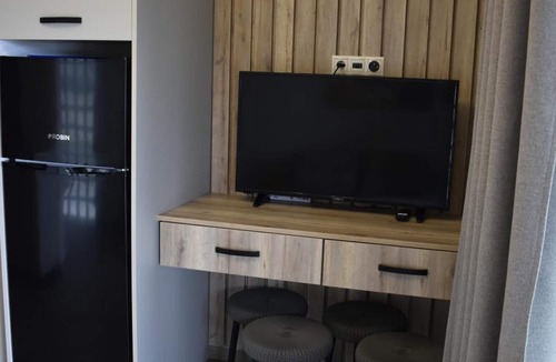Spanokhorion Apartment | Apartment 'Thoe 4' with Sea View, Wi-Fi and Air Conditioning