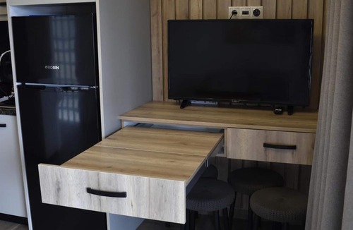 Spanokhorion Apartment | Apartment 'Thoe 4' with Sea View, Wi-Fi and Air Conditioning
