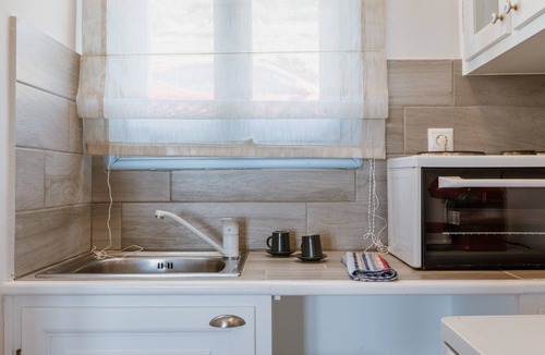 Tinos Apartment | Apartment 'Unit 2' with Sea View, Wi-Fi and Air Conditioning