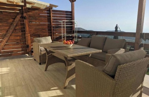 Chortata Apartment | Apartment 'Ventus Artemis' with Sea View, Wi-Fi and Air Conditioning