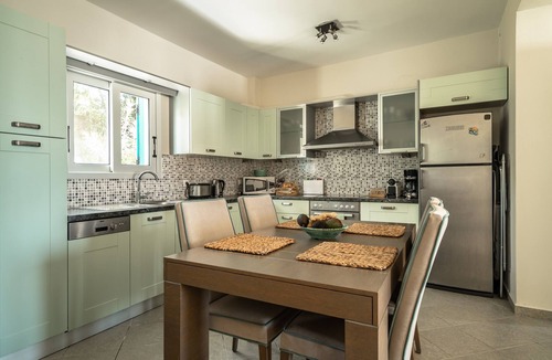 Kaligata Apartment | Apartment 'Villa Millianna - Ground Floor Apt' with Sea View, Wi-Fi and Air Conditioning