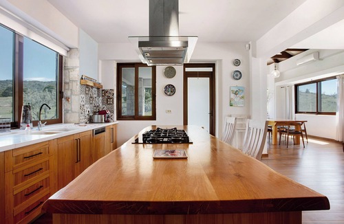 Volimai House | Apartment 'Wild Fig Retreat Thalassa and Loft' with Shared Pool, Wi-Fi and Air Conditioning