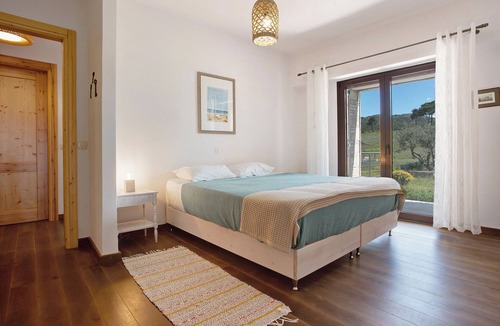 Volimai House | Apartment 'Wild Fig Retreat Alati' with Shared Pool, Wi-Fi and Air Conditioning