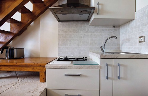 Volimai Apartment | Apartment 'Wild Fig Retreat Irene' with Shared Pool, Wi-Fi and Air Conditioning