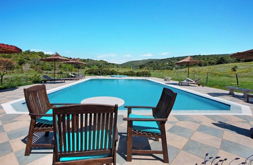 Volimai Apartment | Apartment 'Wild Fig Retreat Irene' with Shared Pool, Wi-Fi and Air Conditioning