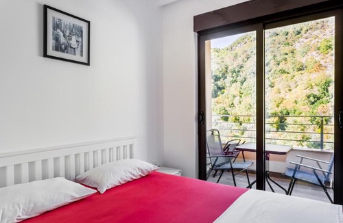 Becici Apartment | Apartment with bedroom Becici White
