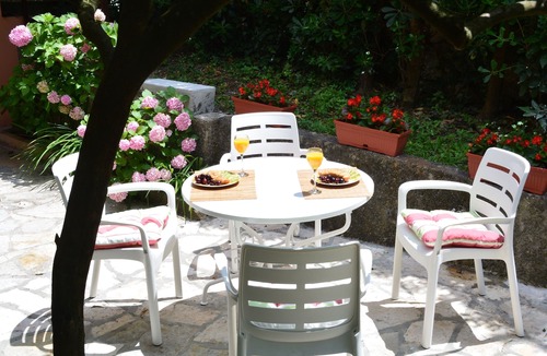 Dobrota Apartment | Apartment with garden