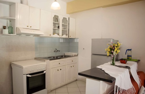 Sinarades Apartment | Apartment with garden "Tonia"