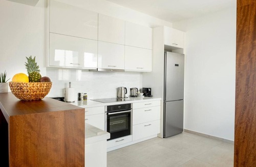 Agios Nikolaos Apartment | Apartment 'With Lake View, Jacuzzi' with Sea View, Wi-Fi and Air Conditioning
