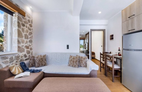 Tsoukaladhes Apartment | Apartment with Pool View, Sea View, Wi-Fi & Terrace